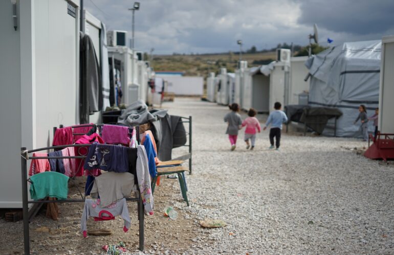 Миграционный кризис: что не так с жильем для беженцев? Разбираемся с экспертами